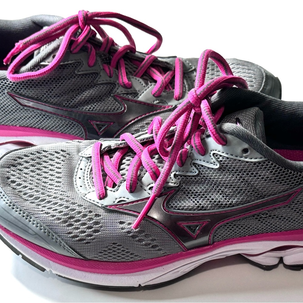 Mizuno Women’s Wave Rider 20 | Running Shoe | Size 7